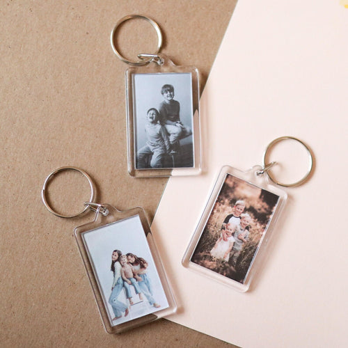 custom acrylic photo keychain for wedding favors in Niagara.